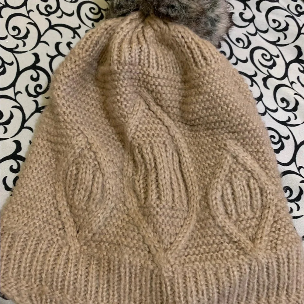 Surell pom‎ pom faux fur Hat